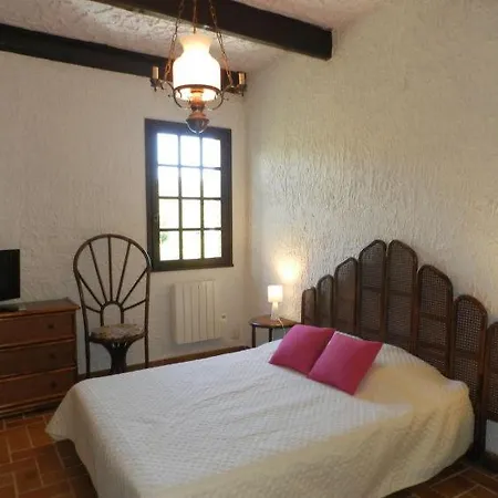Holiday home Santa-lucia-di-moriani Sleeps 10 Pool Wifi *